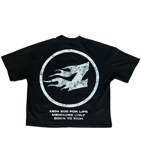 zoe wears Black Skull tshirt